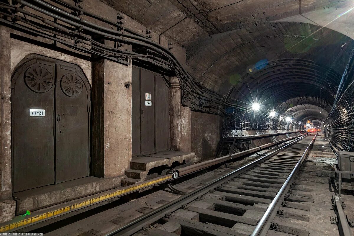 Туннель московского метро. Станция Динамо Московского метрополитена. Перегонные тоннели метрополитена. Тоннель метро Москвы. Тоннель метрополитена.