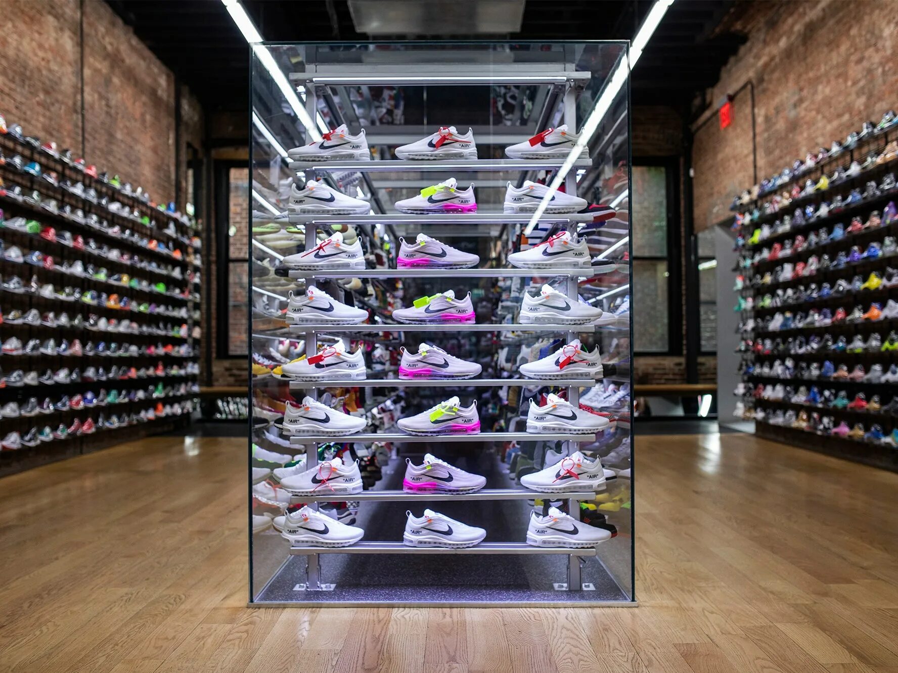X shop магазин. Footlocker Nike. Магазин Nike-Krossovki. Сникерхед Авиапарк. Коллекция кроссовок.