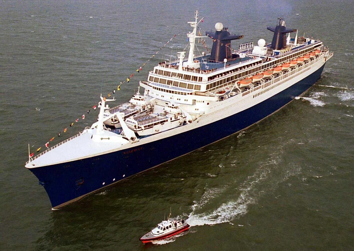 Иль де франс лайнер. Океанский лайнер «france». Ss france 1961. Норвей корабль. Судно франция.