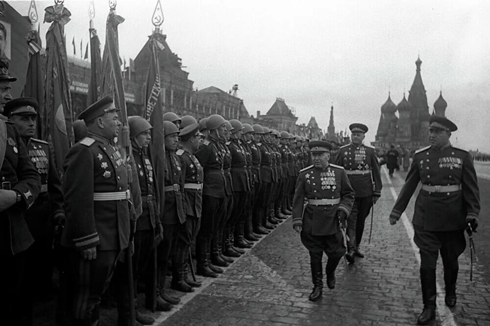 Первый парад победы. Парад Победы 24 июня 1945 года в Москве. Великая Отечественная война парад Победы 1945. Красная армия парад 1945. Парад Победы 9 мая 1945 г.