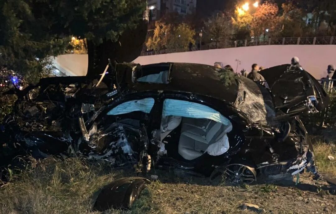 На бытхе в сочи убили девочку. Сочи инцидент чп и дтп. Сочи инцидент чп и дтп. Сочи инцидент чп и дтп. Парень попавший в аварию с проломленной головой.