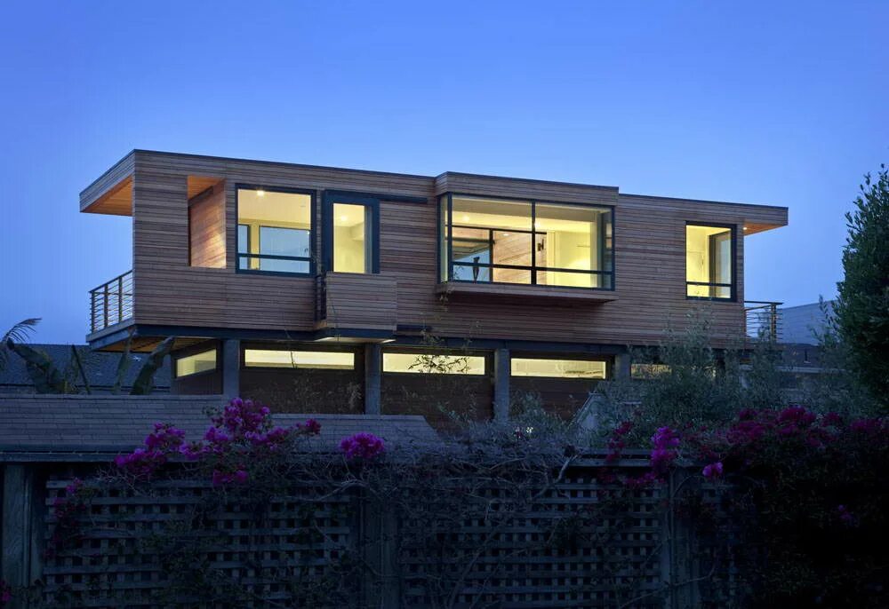 Дом в зоне наводнения. Подтопление городских территорий. Половодье в кирове. Подтопление домовладений. Зона подтопления воронежской области.