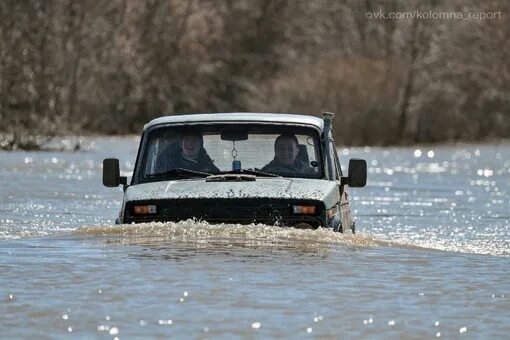 Вода на оке сегодня сколько поднялась. Разлив Оки 2022. Ока на воде. Паводок в Дединово. Дединово разлив.