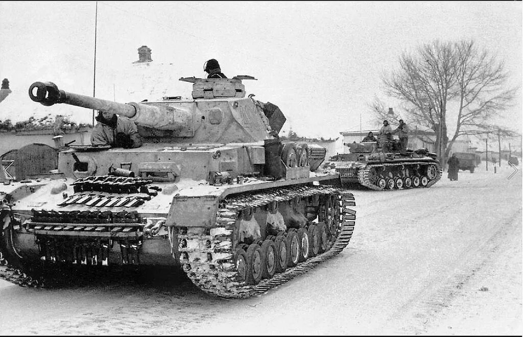 Панцер 4 танк. Танк PZ Kpfw 4 g. Танк PZ 4 Ausf g. Танк Panzer 4 Ausf.h. Красные немецкие танки