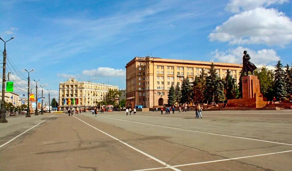 Как называется площадь ленина. Площадь революции челябинск. площадь революции г. челябинск. достопримечательности челябинска площадь революции. главная площадь челябинска.
