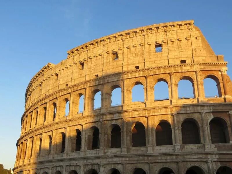 Римская империя это. Рим империяси. Колизей ранняя Империя. Колизей в Риме 7 веке. Ранний Рим.