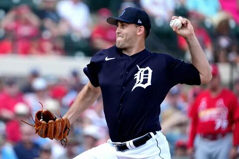 Detroit Tigers sign injured reliever José Álvarez, who's rehabbing fro...