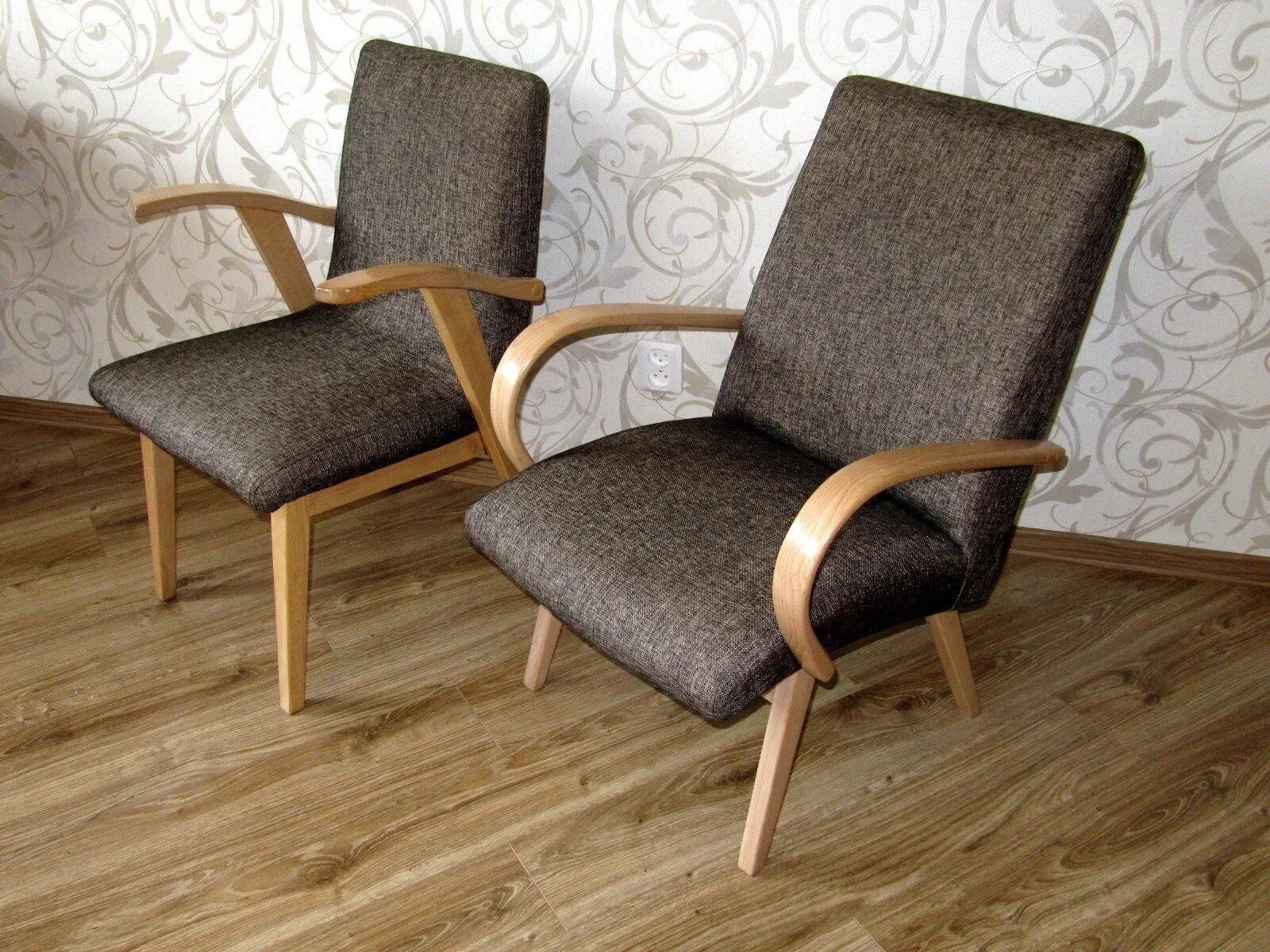 Реставрация сиденья стула. Кресло Миер Топольчаны. Старое советское кресло. Кресло с деревянными подлокотниками. Реставрируем старое кресло.