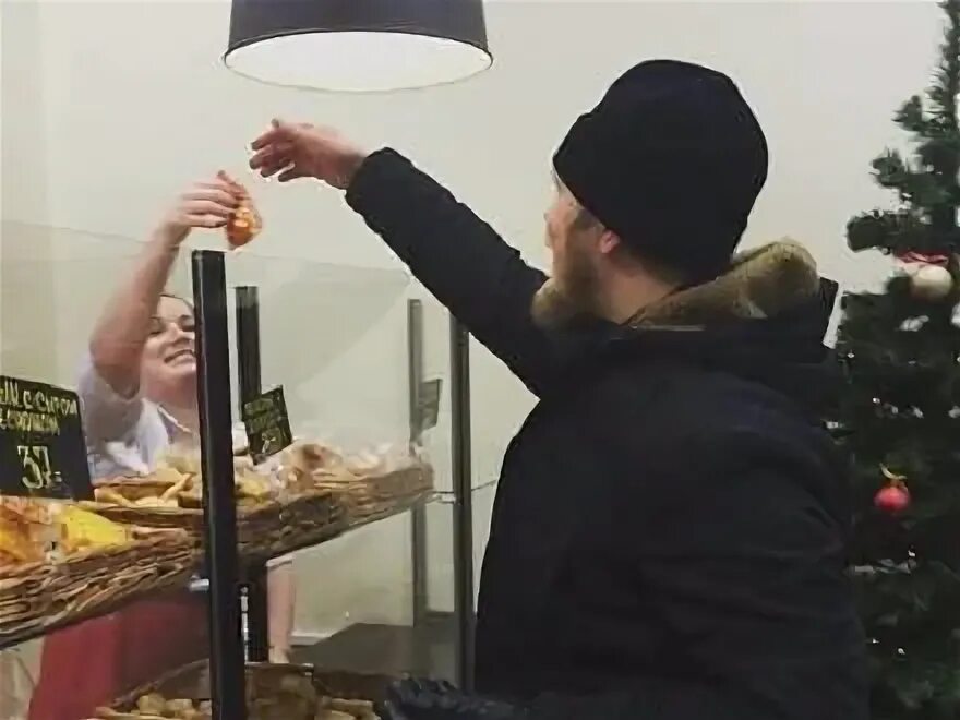 Отец раздавал. Отец раздавал