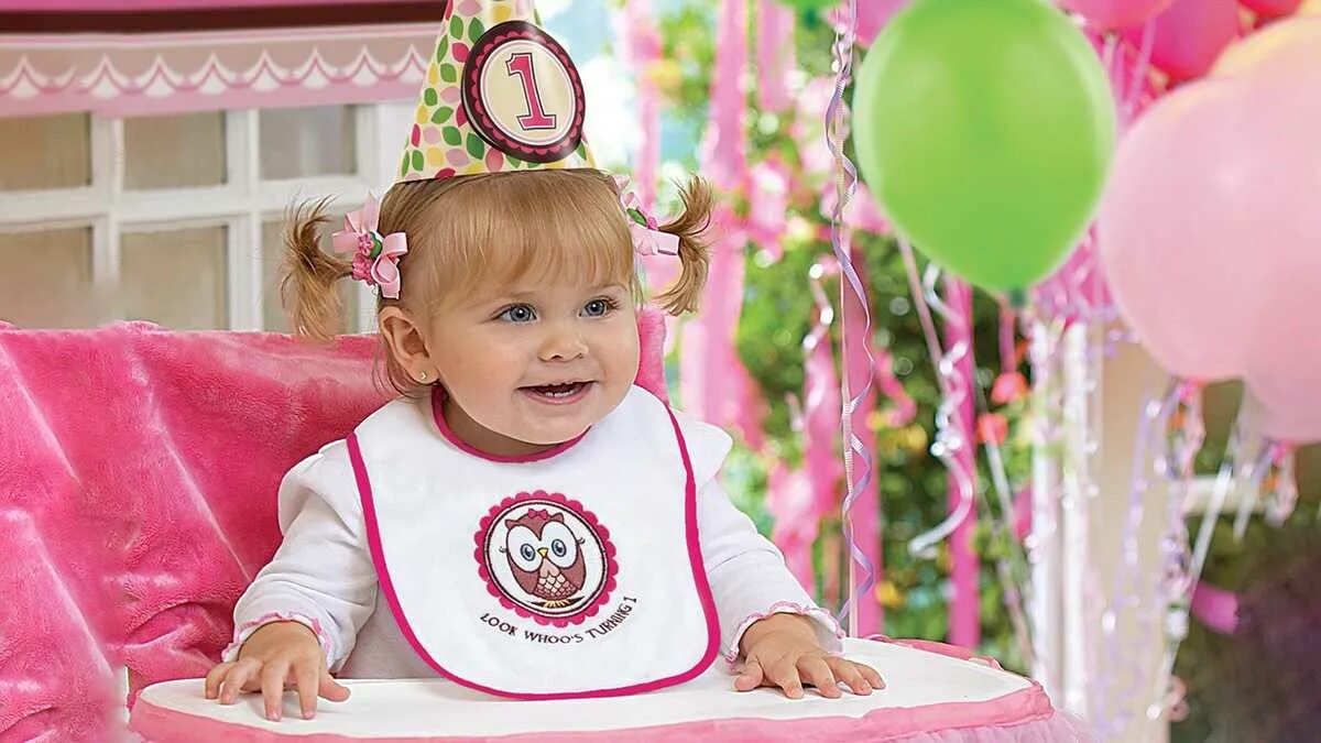 Сколько девочке 1 лет. С годиком девочку. празднование первого дня рождения ребенка. 1 годик девочке. празднование 1 годика девочке.