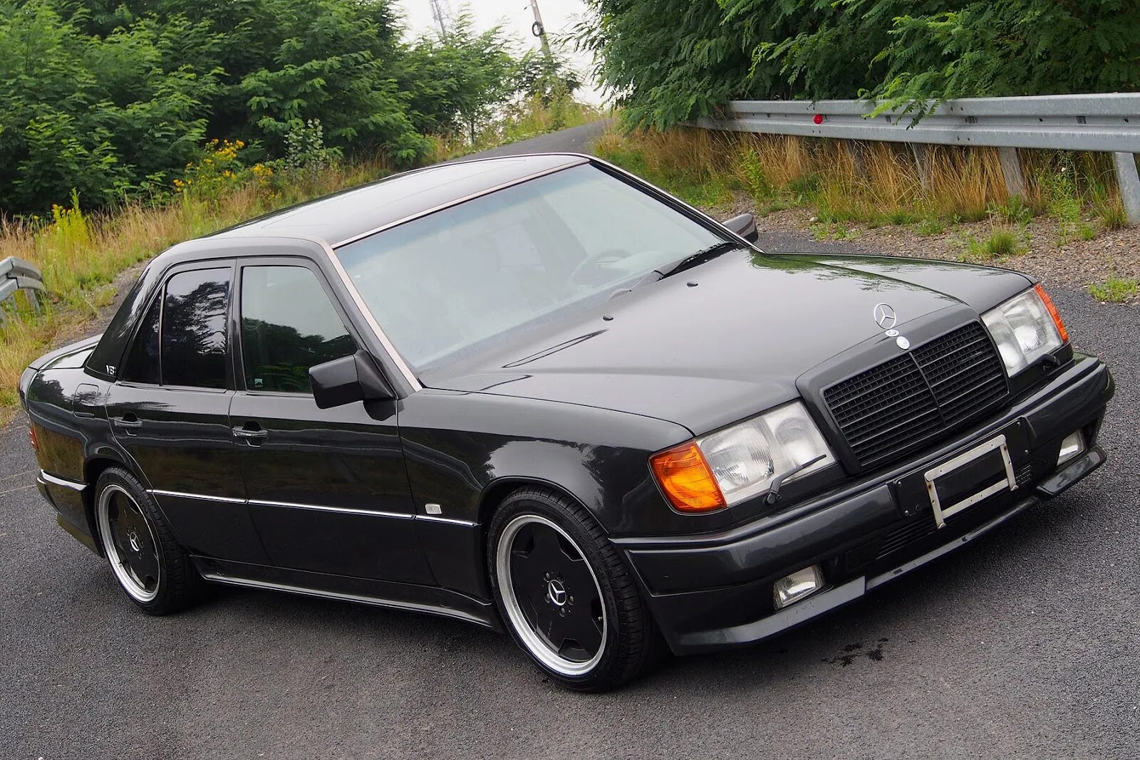 Мерседес е124. Mercedes-Benz w124. Мерседес w124 AMG. Мерседес Бенц w124 e500. Mercedes 124 AMG.