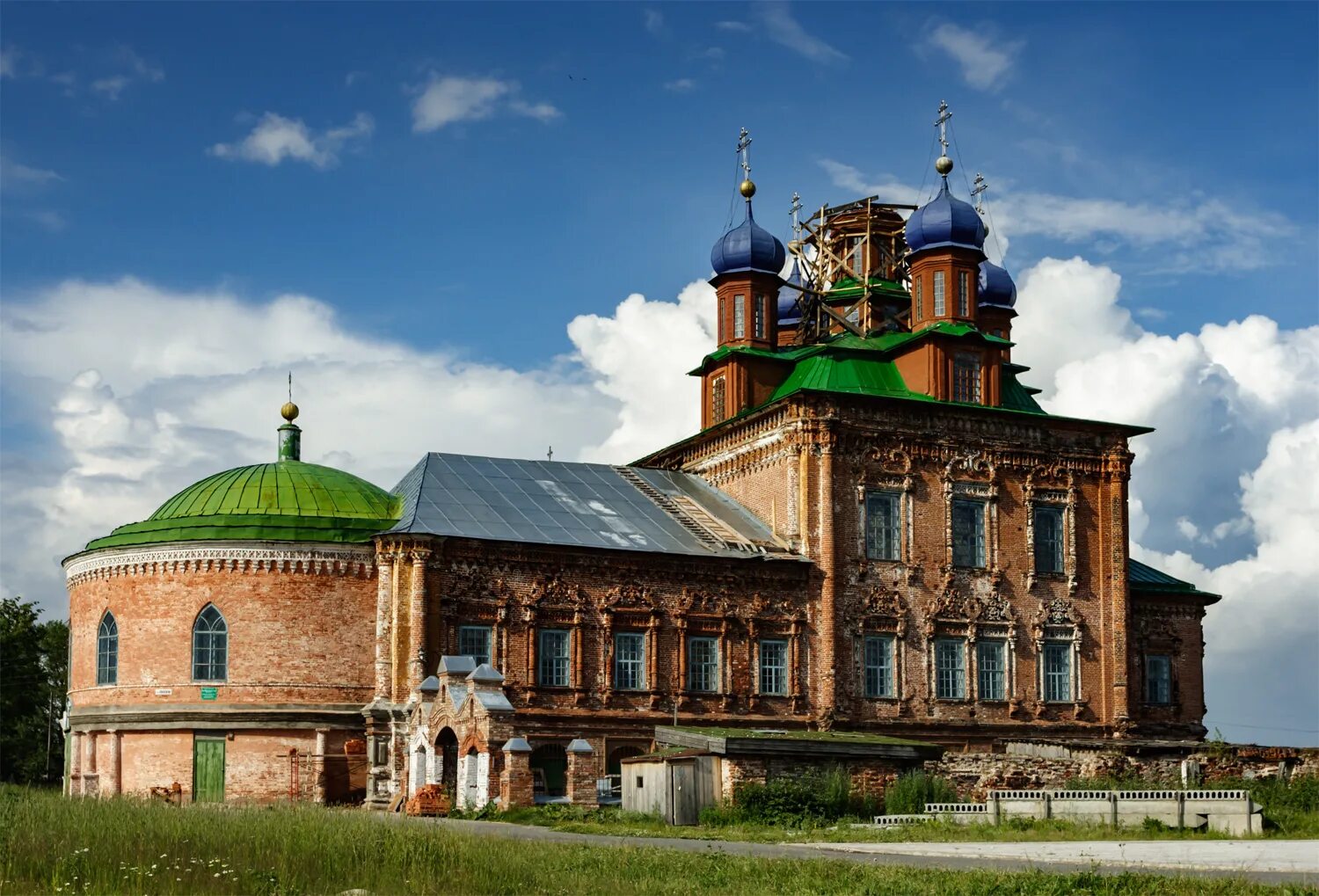 спасо-преображенский собор усолье. спасо-преображенский собор усолье. соборный храм спасо-преображенского монастыря. спасо-преображенский собор усолье пермский. храм преображения усолье пермский край.