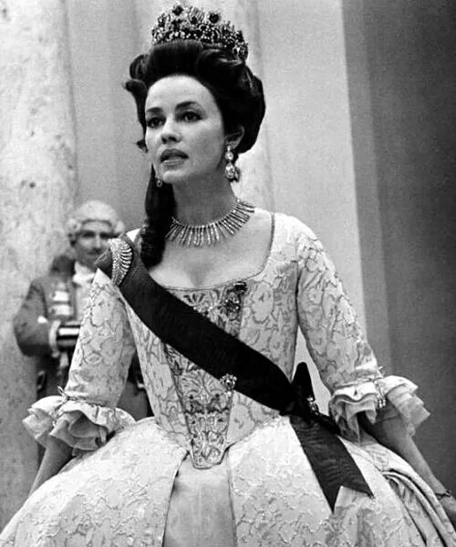 Образ екатерины 2. Жанна Моро Екатерина Великая. Екатерина Великая фильм 1968. Жанна Моро в фильме "Екатерина Великая" 1968 года. Екатерина Великая Гордон Флеминг.