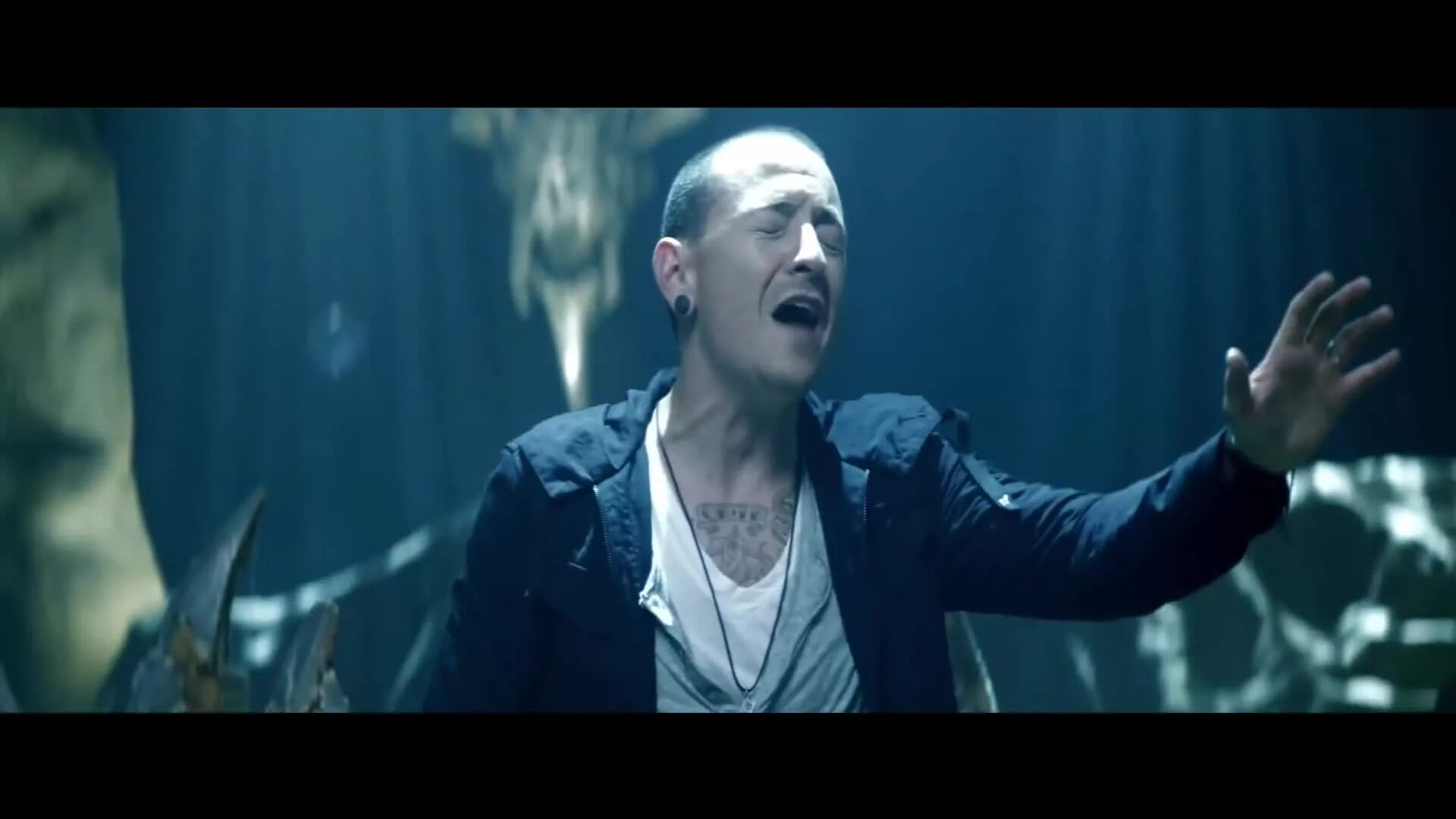 Linkin park. Linkin park new divide. Честер беннингтон. Музыка клипы линкин парк. Музыка клипы линкин парк.