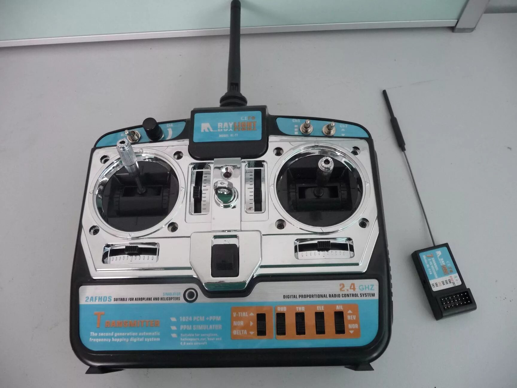 квадрокоптер wltoys v929 пульт управления. часы на микросхемах к561. передатчики на мс2833. пульт для квадрокоптера v606. дистанционное управление моделями.