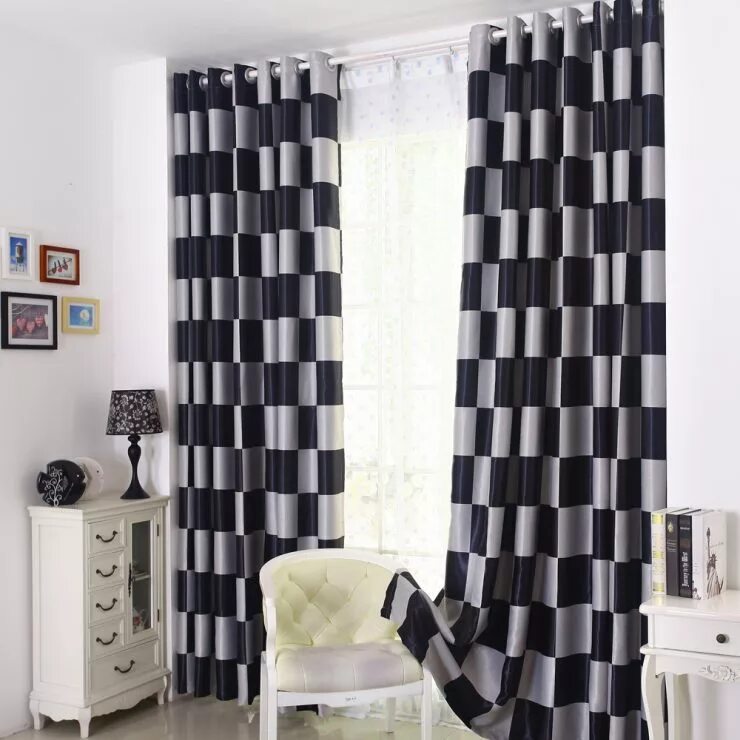шторы в полоску. шторы белые с черным. шторы бело черные фото. шторы блэк уайт. шторы в черно белых тонах.