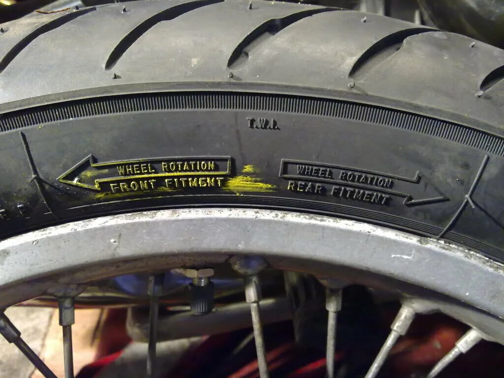 Как определить направление покрышки. Направление rotation вращения шины. шины goodyear rotation. направление вращения шины бриджстоун. шины bridgestone направление вращения.
