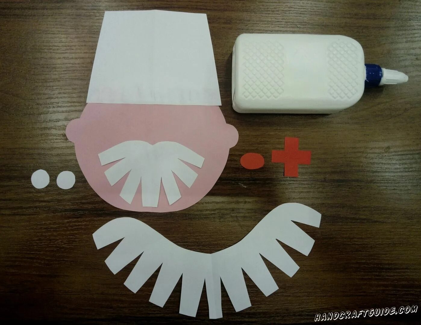 поделка айболит. поделка врач для детей. сделать из бумаги доктора. шапочка врача из бумаги. аппликация медицинская.