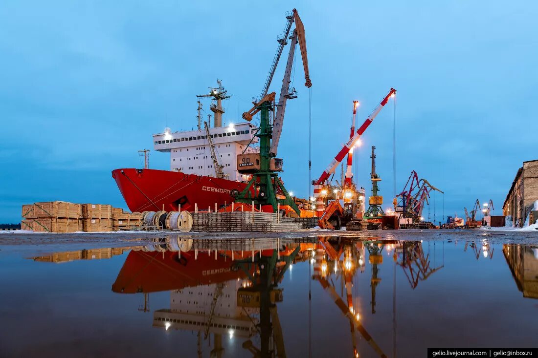 Компания первый морской. Морской Речной порт Архангельск. Архангельск торговый порт. Архангельск город порт. В Архангельске порт морской порт.