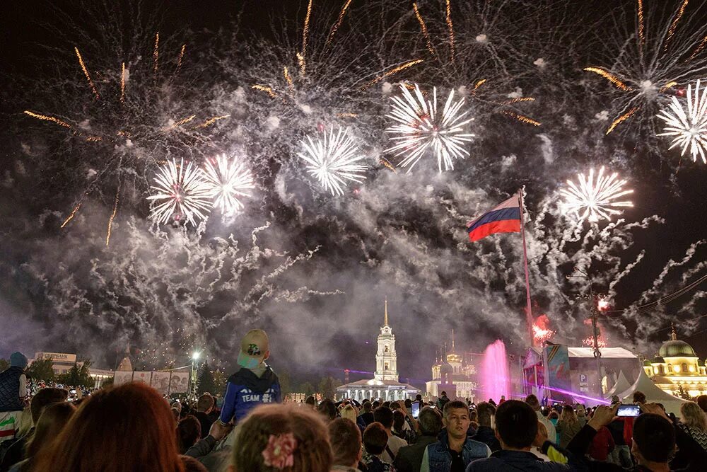 День победы праздник салют. Салют Победы Тула. Салют в Туле 9 мая. С праздником 9 мая салют.