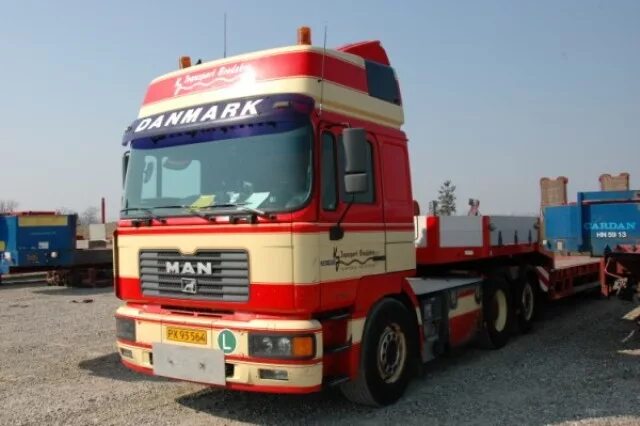 Ман ф2000 ошибки. Man f2000. ман командор. ман ф 2000 6х6.