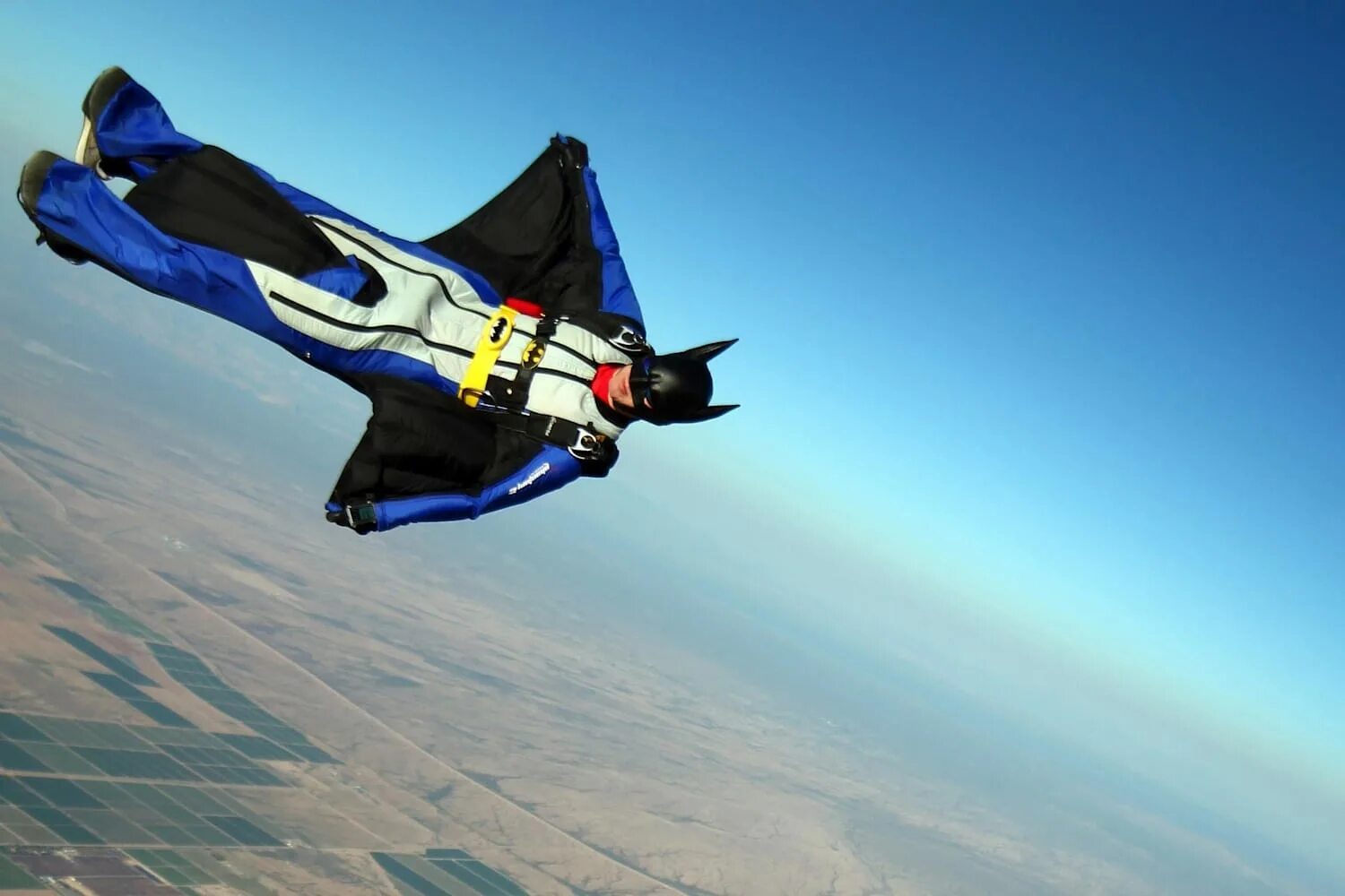 Wingsuit fly