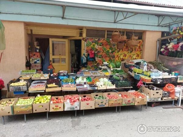 Магазины часов кисловодск. Кисловодский рынок. рынок в кисловодске. сувенирный рынок в кисловодске. рынок в кисловодске вещевой.
