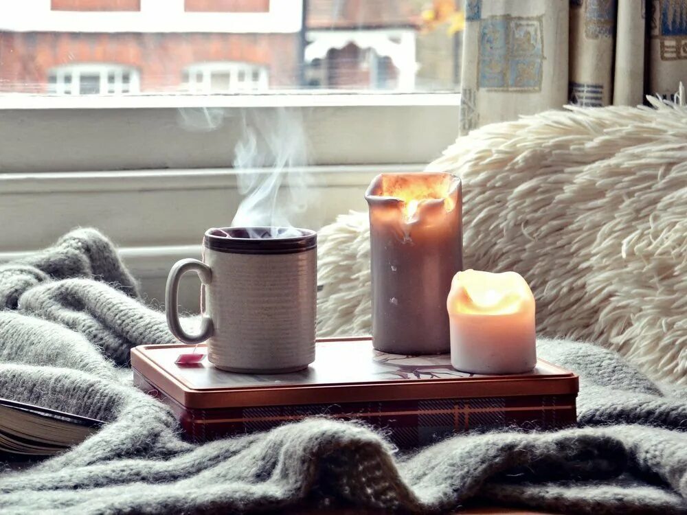 Чай теплый вечер. Уютного вечера. Домашний уют. Уют зимой. Плед камин горячий чай.