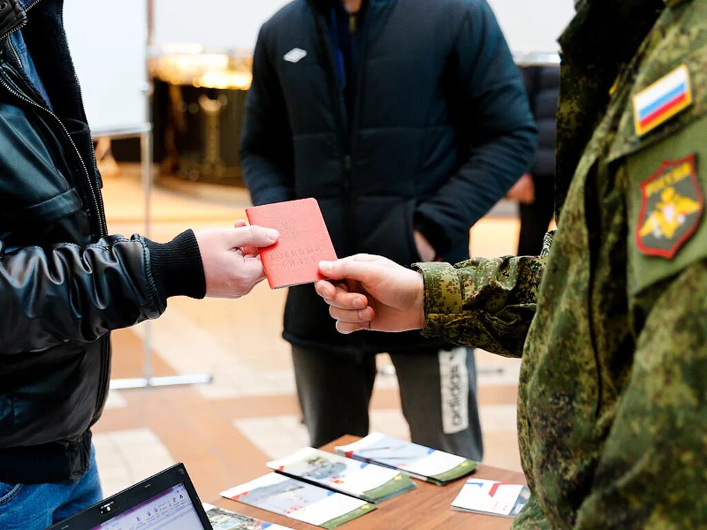 Как устроиться на службу по контракту. Контракт в армии. контрактная военная служба. контрактники по военной службе. контракт на военную службу.