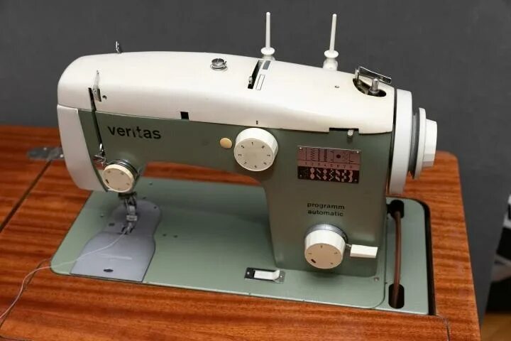 Швейная машинка veritas 8014/35. Запчасти для швейной машинки веритас. Запчасти машина веритас. Запчасти машина веритас. Машинка веритас 8014/43 германия.