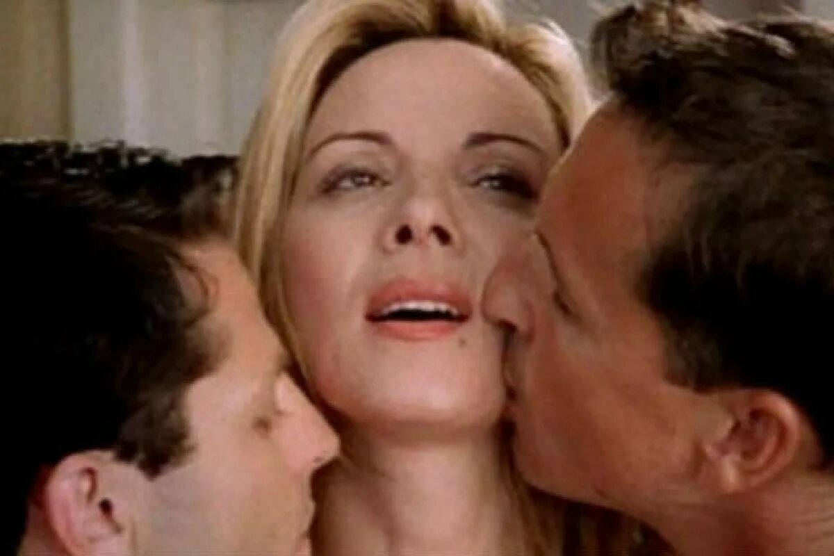 очень красивые фото мжм. две красивые девушки и парень. любовь втроем. поцелуй с языком. мужчина и женщина сопасть.