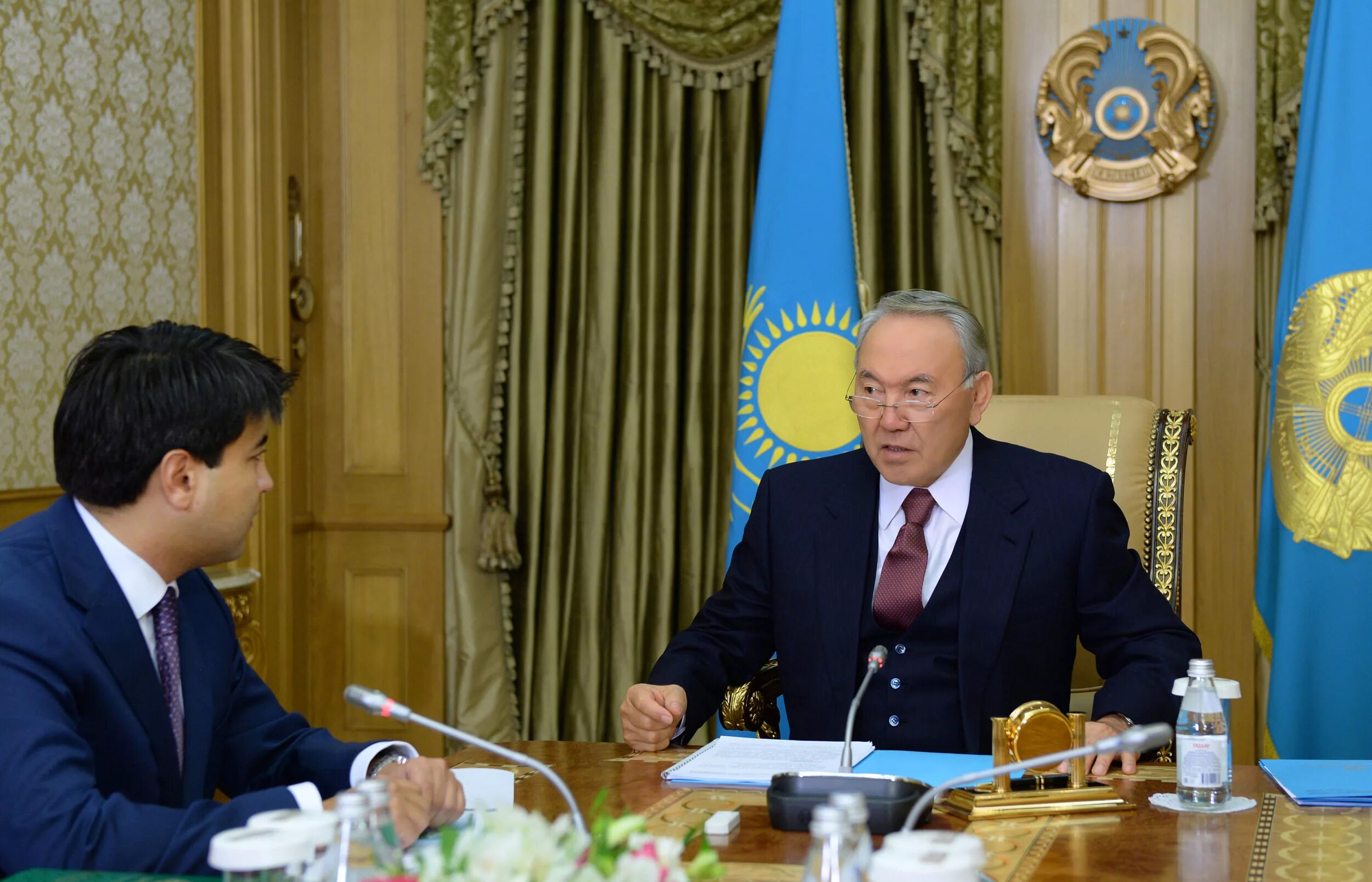 Первое заседание бишимбаева. Бишимбаев Валихан и Назарбаев. Бишимбаев и Салтанат.