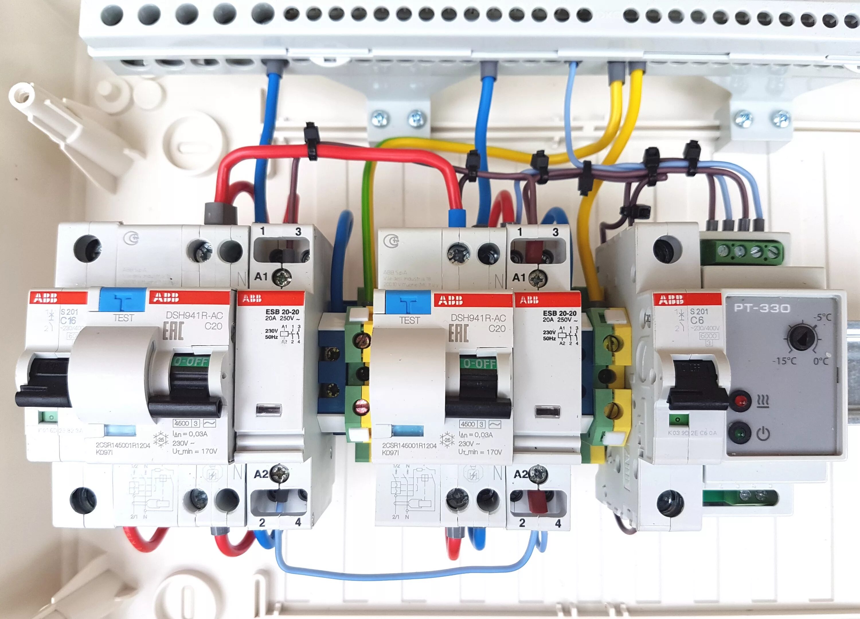 Дифавтомата на группу. УЗО однополюсное 40 а ABB. Автоматы и УЗО диф ABB. УЗО АББ 16а. Автомат для электрики АВВ диф 16.