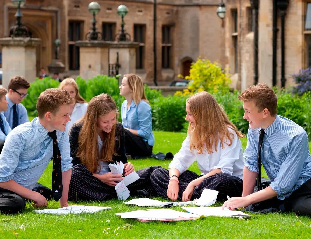 Образование в англии средняя школа. Ученики в сша. Образование сш. Образование сш. Средняя школа в америке.