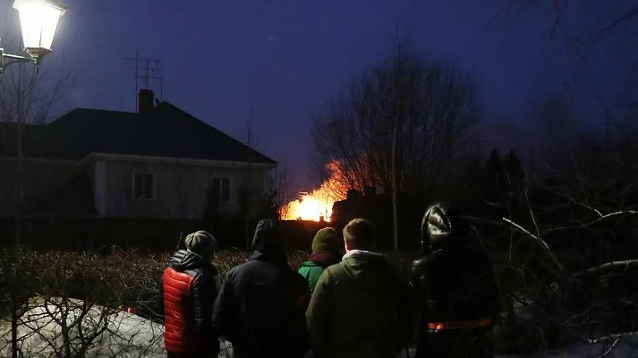 Мужчина открыл стрельбу. Вёшки ЧП. ЧП В Вешках главное стрельба. Вешками село стрельба. Пожар вешками сегодня.