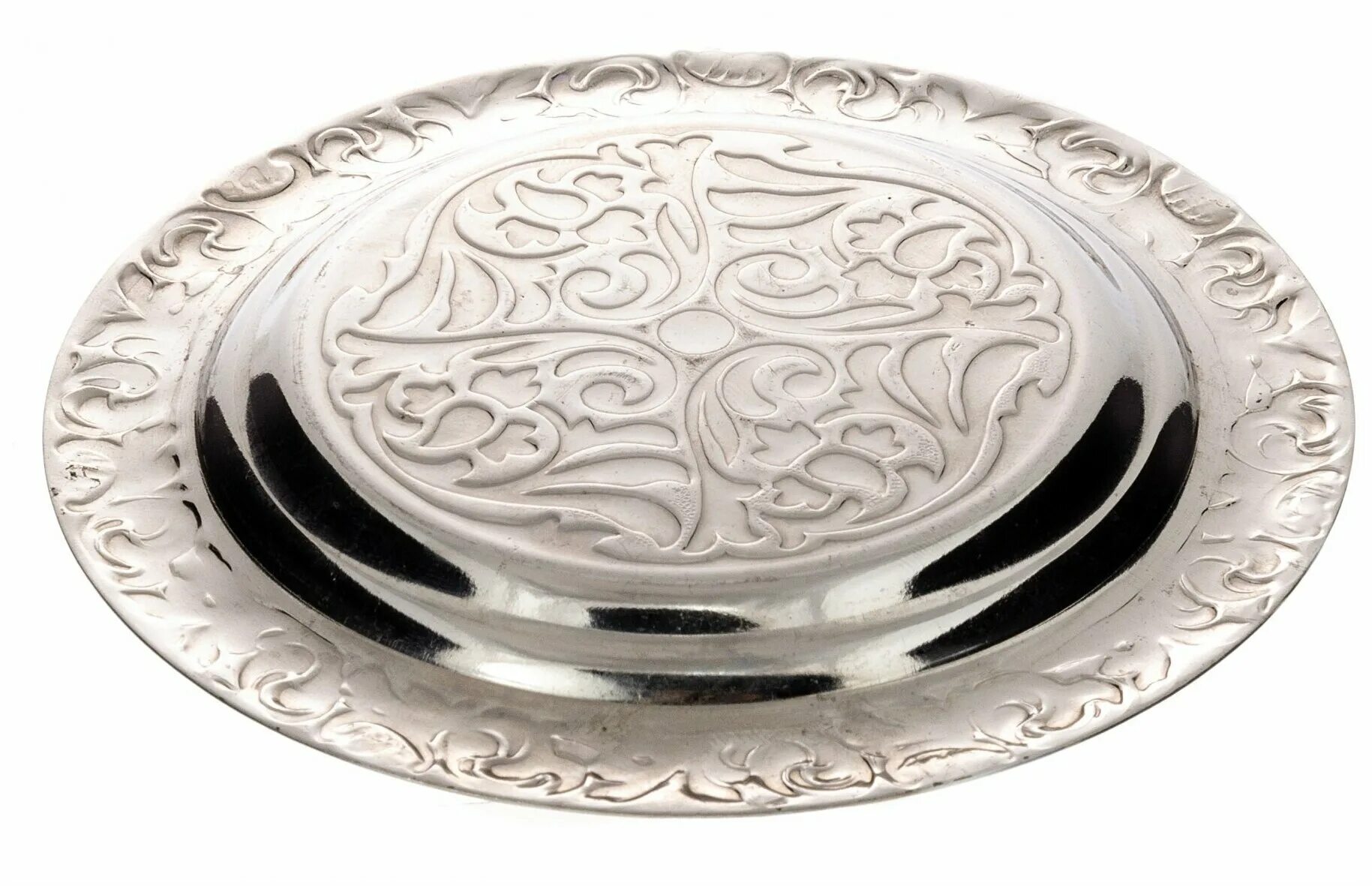 Тарелка металлическая с гравировкой. Блюдце металлическое. Блюдце нержавейка. Тарелка металл. Металлическая тарелка.