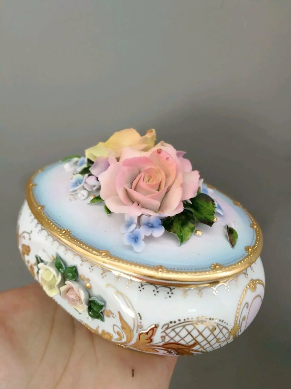 Кисловодский фарфор шкатулка. Шкатулки мейсен фарфоровые шкатулки. Шкатулка тиффани ко фарфор. Шкатулка фарфор. Шкатулка фарфор bloch.