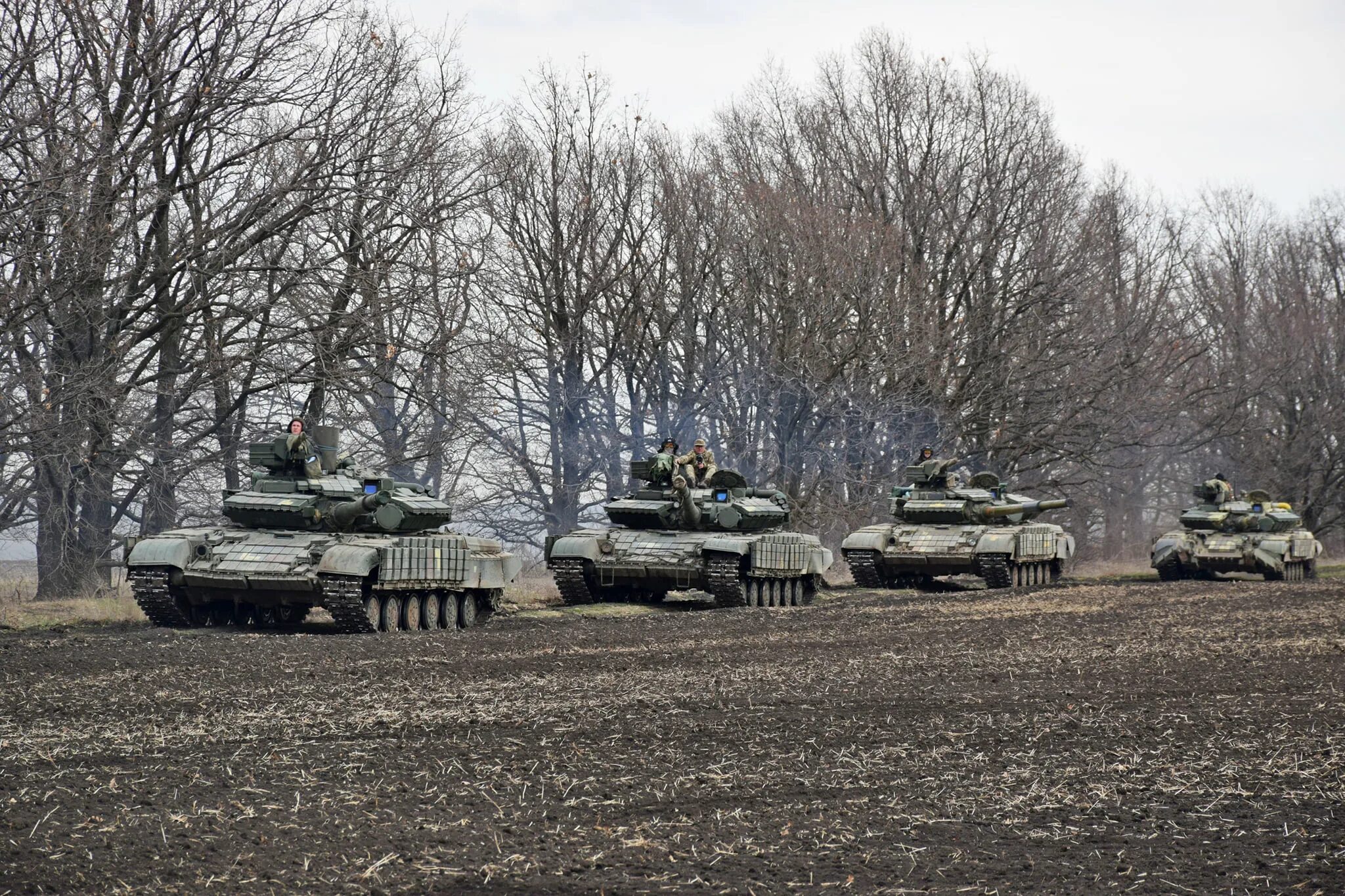 Наступления украинских войск. Танковые войска украины. колонна русских танков. российские танки на украине. танки на донбассе 2025.