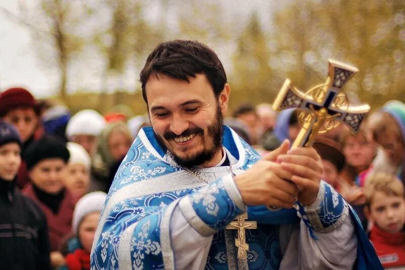 Православный сайт слушать. Православная радость. Православные люди. Радостные православные. Православные прихожане.