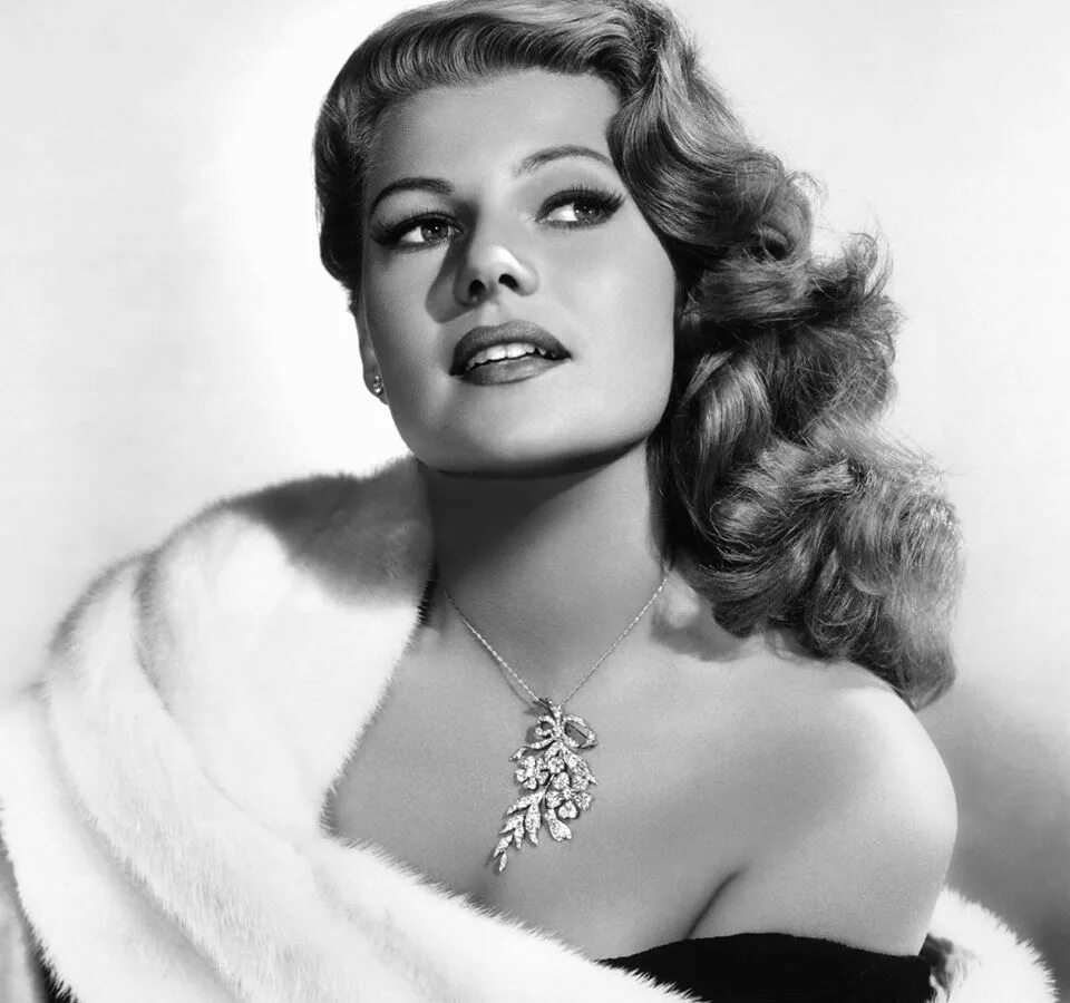 Мирна лой акрошкёры. История уродства умберто эко книга. Умберто эко красота и уродство. Умберто эко красота история красоты. Умберто эко история красоты обложка.