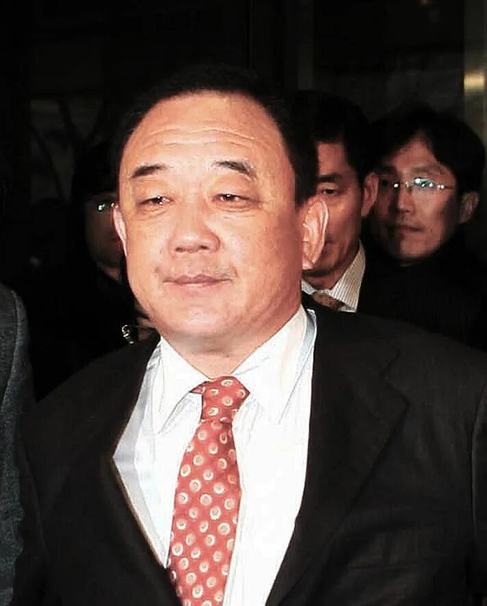 ли чжэ ён самсунг. бтс богатые. самый богатый человек в корее. влиятельные люди кореи. самый богатый человек в корее южной.