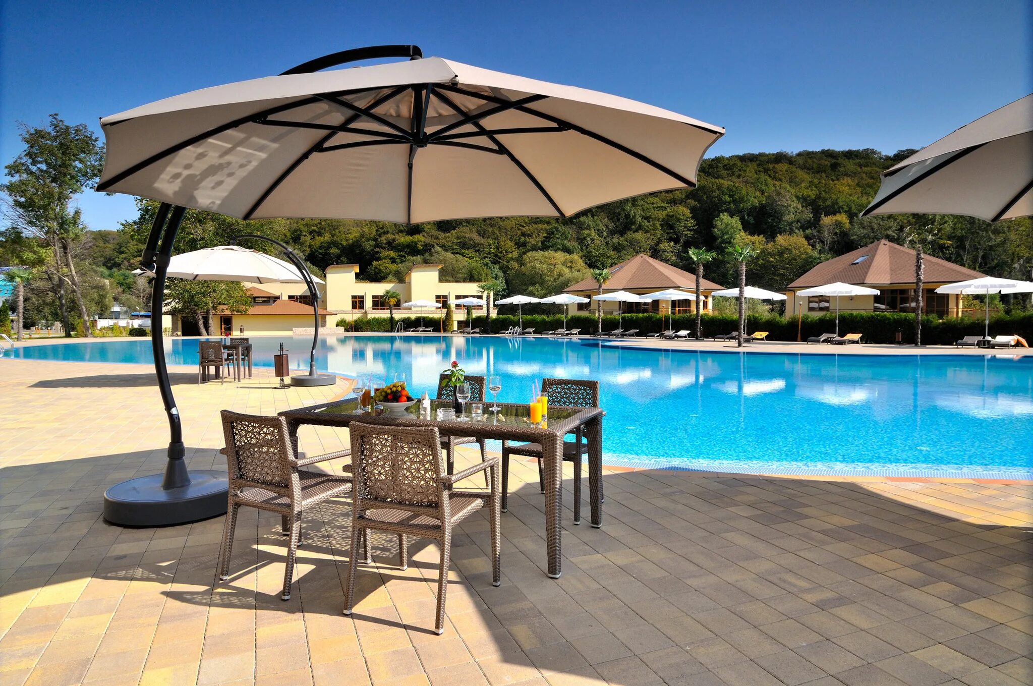 Гостиница гостеев джубга. Джубга частный сектор с бассейном 2022. Джубга гостеев отель бассейн. Джубга отели все включено с бассейном. Джубга отели.