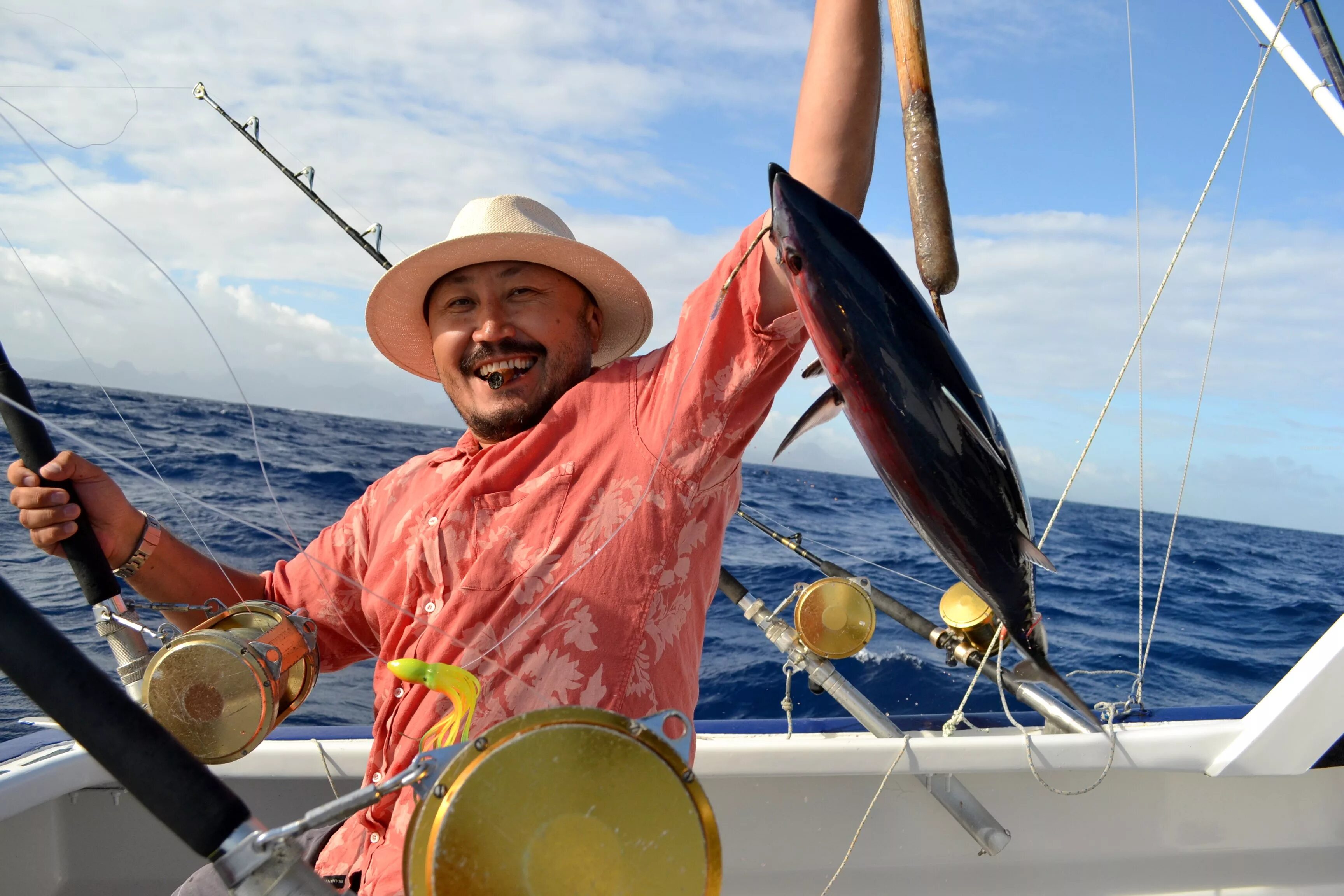 Vip fishing. Vip fishing. Рыбалка в сочи на море с катера. Рыбалка фото реальные. Вип рыбалка.