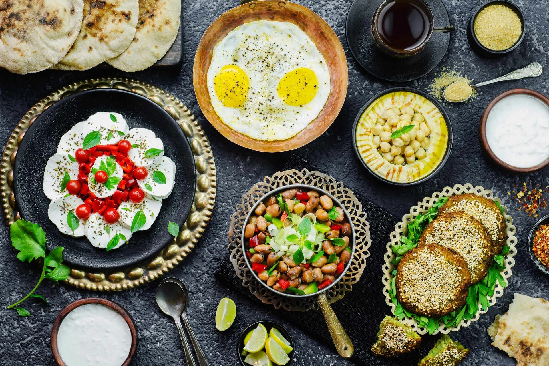 Арабская кухня. Кухня ближнего Востока. Еда на ифтар. Арабская кухня Эстетика.