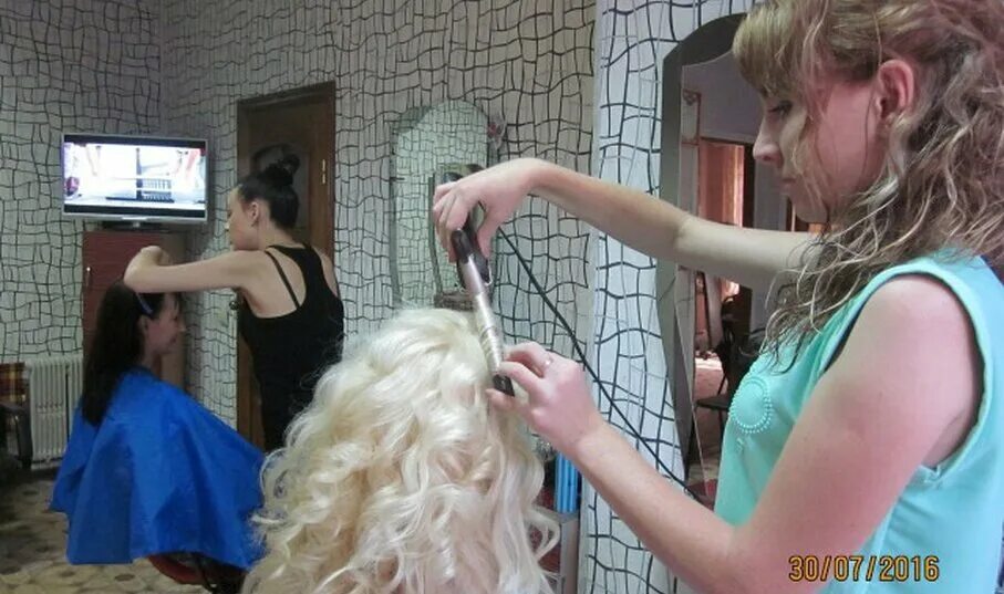 парикмахерская бутурлиновка. мтс магазины в бутурлиновке. магазины в бутурлиновке воронежской области. салон эго бутурлиновка. салон связи 777.