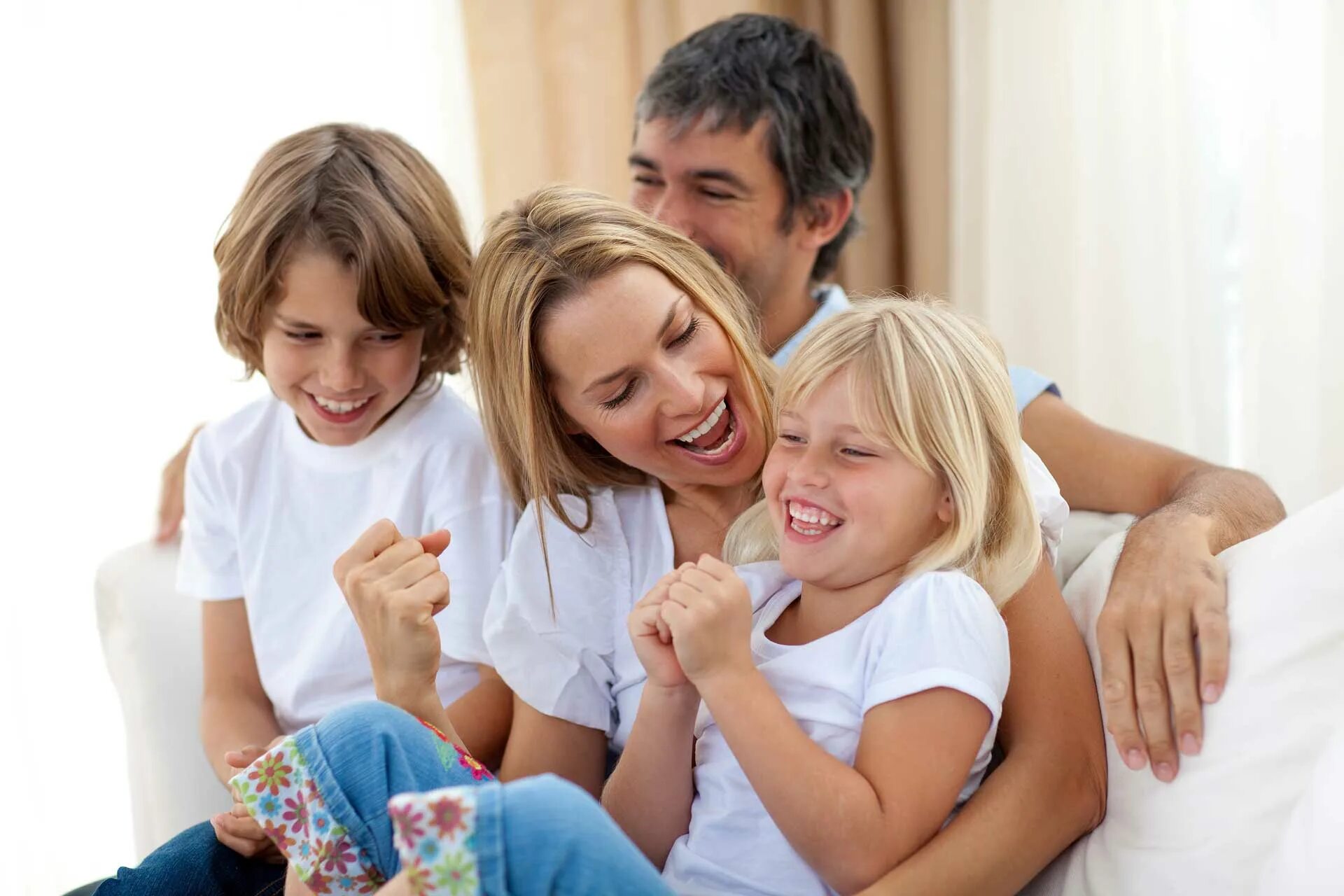 Родители и дети. Общение родителей с детьми. Любовь между родителями и детьми. Общение ребенка с родителями.