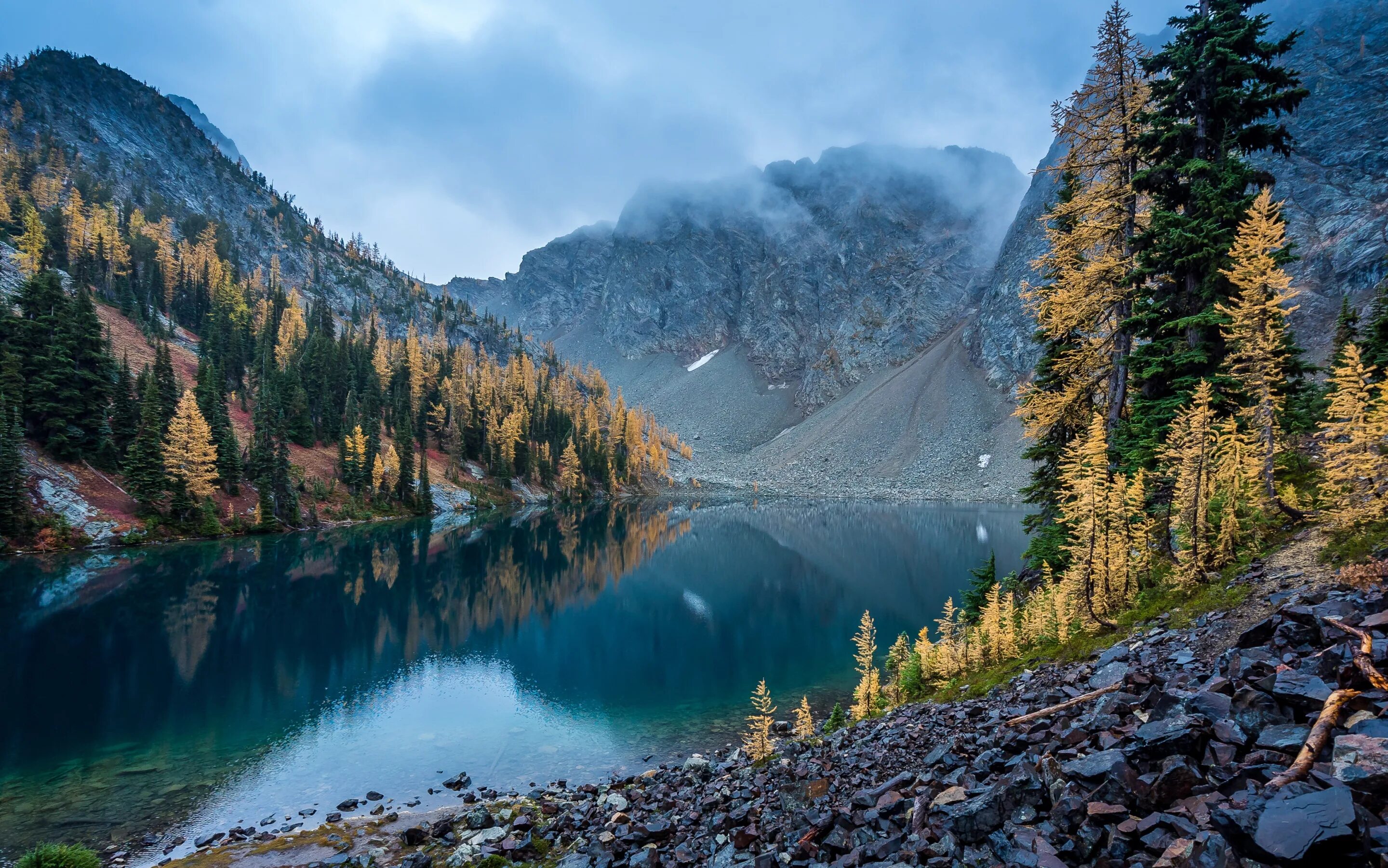 The mountains in are beautiful. North Cascades National Park. Катунский заповедник озера. Скалистые горы США.