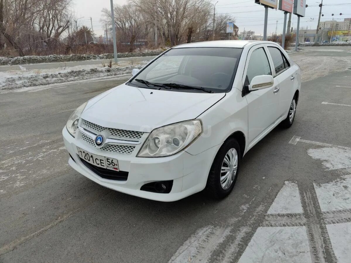 Джили орск. Geely MK 2012. Джили МК седан белый. Джили МК седан 2012. Джили МК седан белый 2013 год.