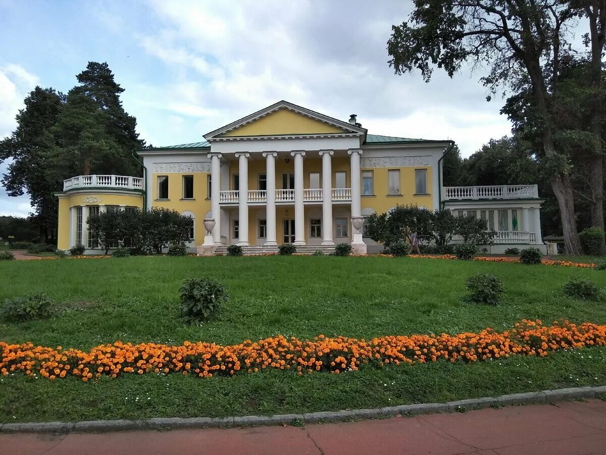 Ленинские горки московская область фото. Горки Ленинские музей-заповедник. Усадьба горки Ленинские парк. Музей-заповедник «горки Ленинские» (усадьба). Пруд в усадьбе горки Ленинские.