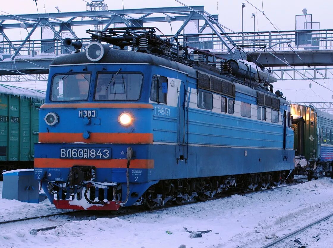 Электровоз б. Вл60 электровоз. Вл60 1613. Электровоз вл60к 335. Вл60к электровоз Узбекистан.